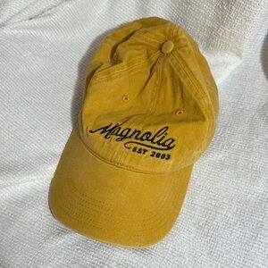 Magnolia Golden Yellow Cap